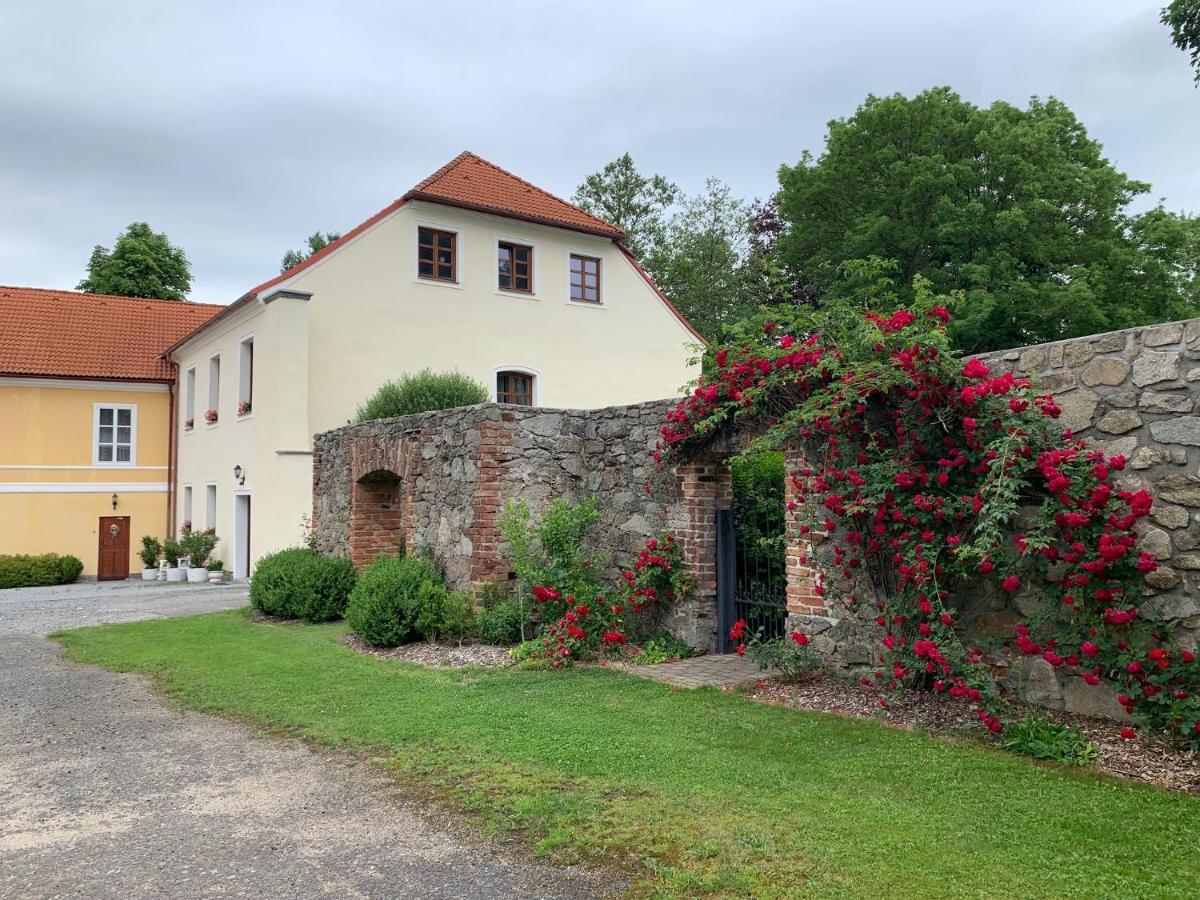 Zámek Jindřichovice Kolinec Exterior foto