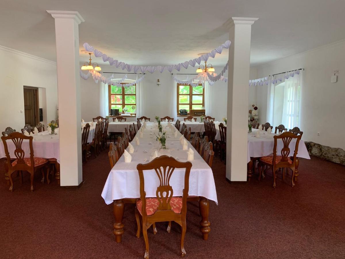 Zámek Jindřichovice Kolinec Exterior foto